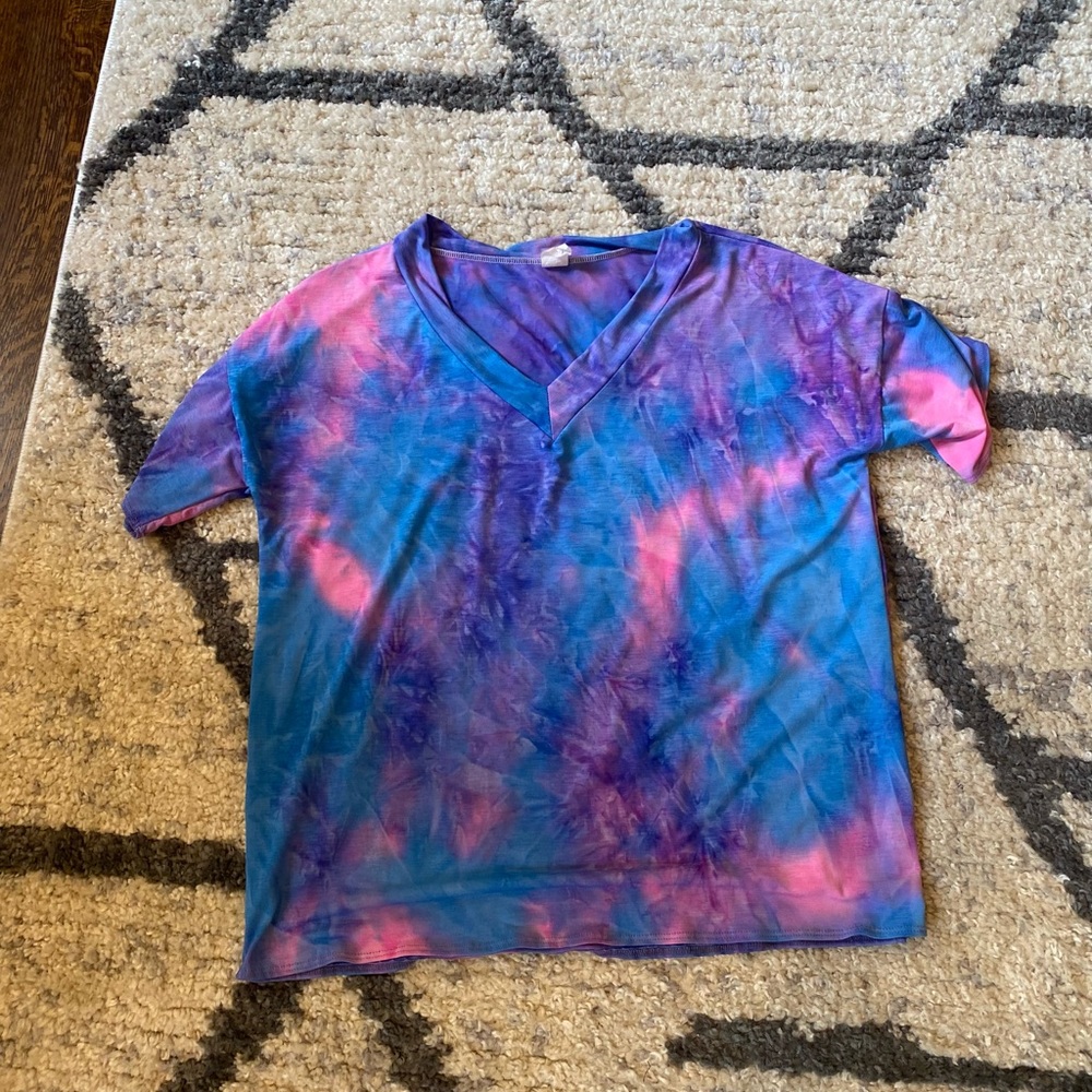 V Neck Tie Dye Shirt